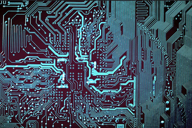 Technologická inovácia rýchlo riadi rast trhu PCB HDI